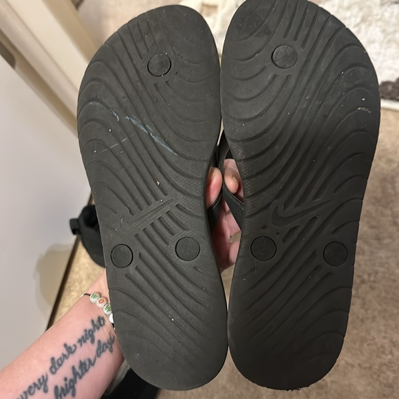 Nike sandals - Picture 2 of 2